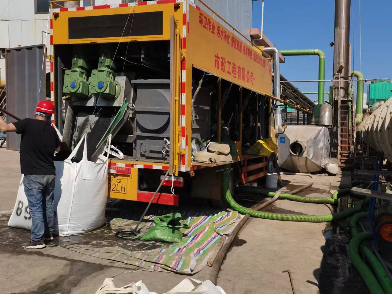 武定淤泥压干处理